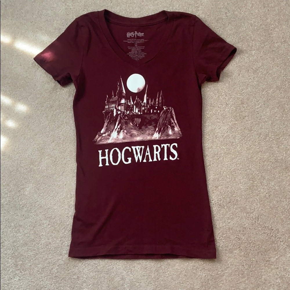 Juniors Maroon Hogwarts shirt